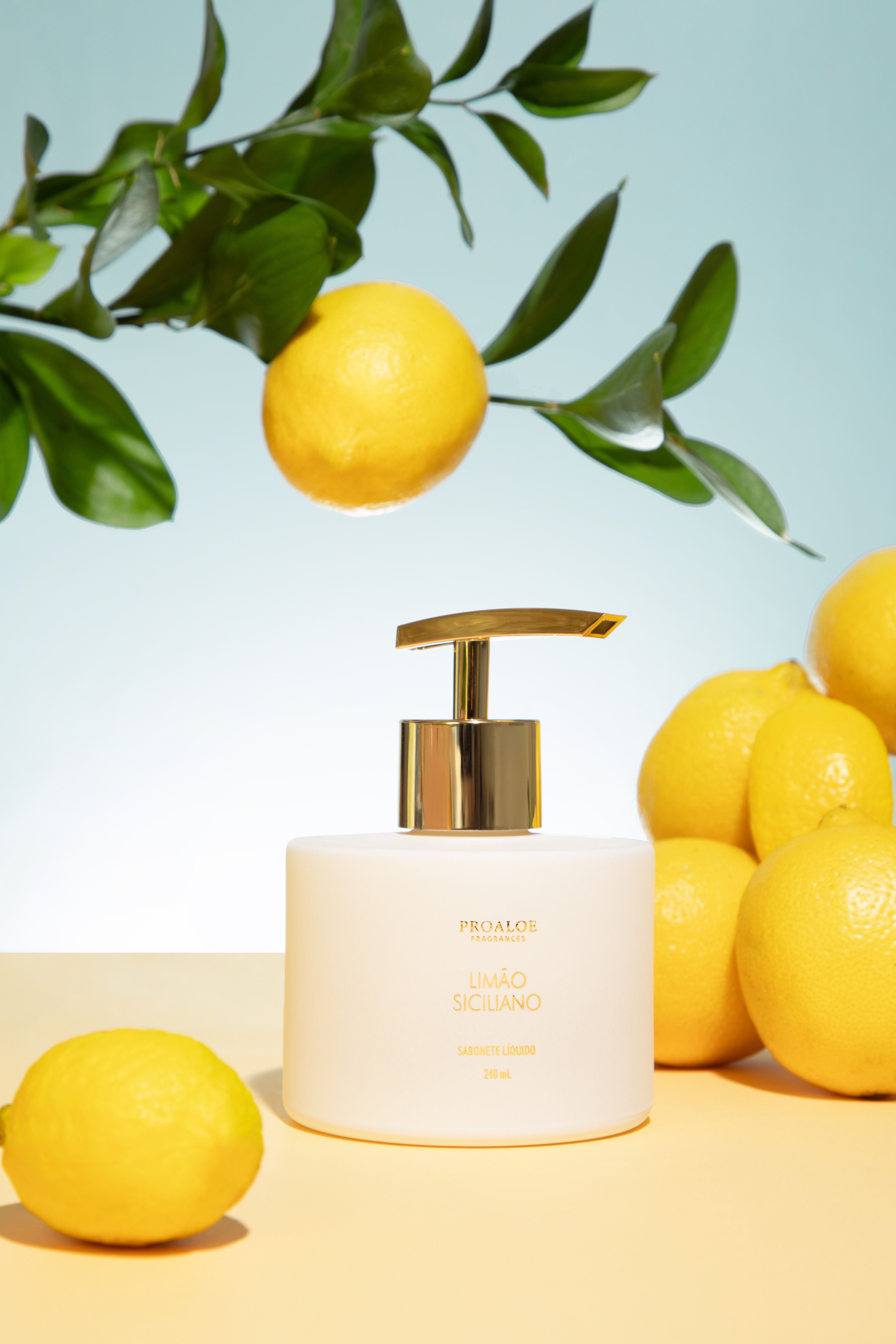 Galeria de imagens Linha Limão Siciliano - Difusor de Varetas, Home Spray, Sabonete Líquido, Água Perfumada, Vela Aromática, Sachet Aromático, Essência para Aromatizador Elétrico, Kits-Presentes e mais